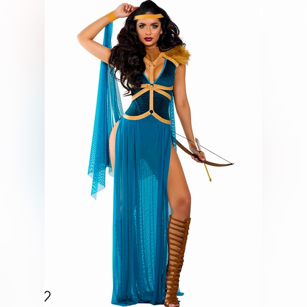 Maiden of the Throne Costume